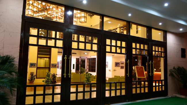 Inderlok Hotel Dehradun Exterior foto
